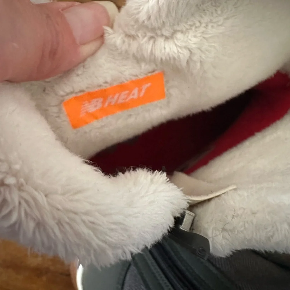 New Balance Fresh Foam Waterproof Boots - Gray‎ Faux fur lined ladies size 7.5